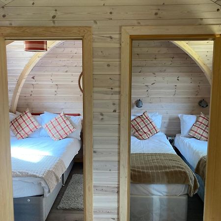 Leighton  Rabbit Glamping Pod School House Farm酒店 外观 照片