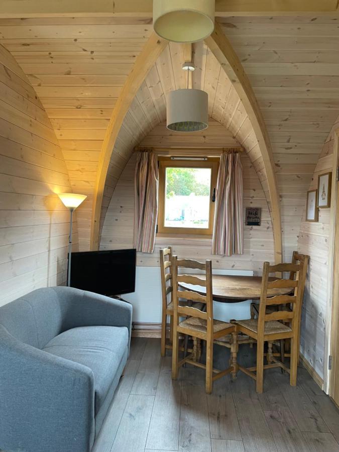 Leighton  Rabbit Glamping Pod School House Farm酒店 外观 照片