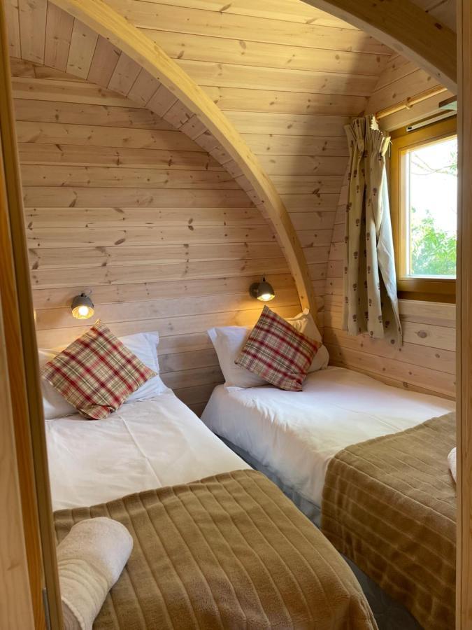 Leighton  Rabbit Glamping Pod School House Farm酒店 外观 照片