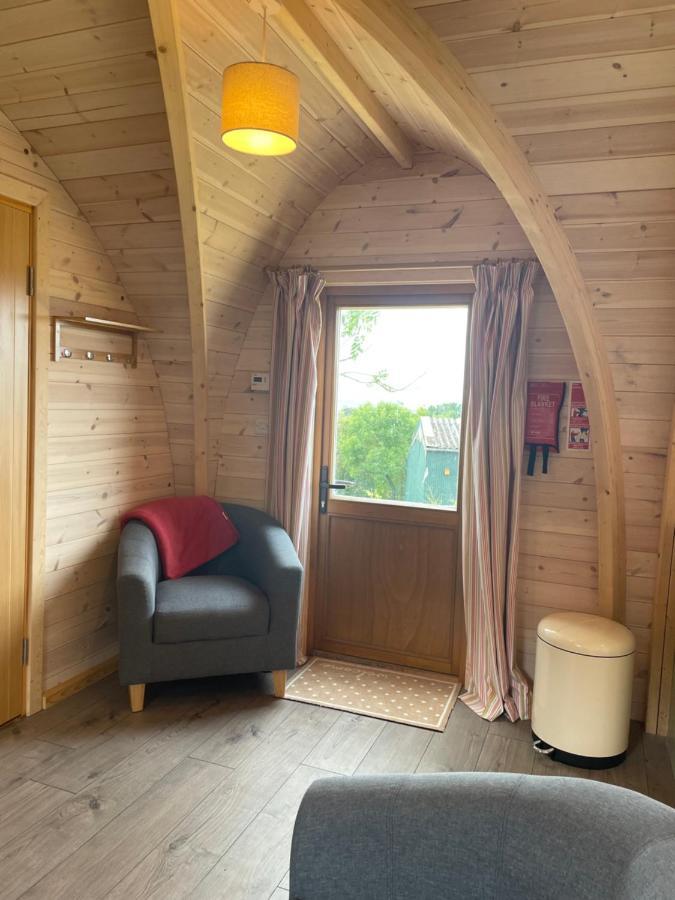 Leighton  Rabbit Glamping Pod School House Farm酒店 外观 照片