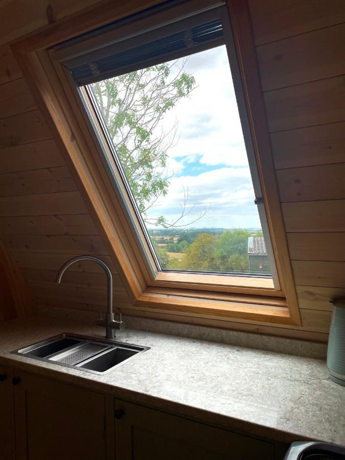 Leighton  Rabbit Glamping Pod School House Farm酒店 外观 照片