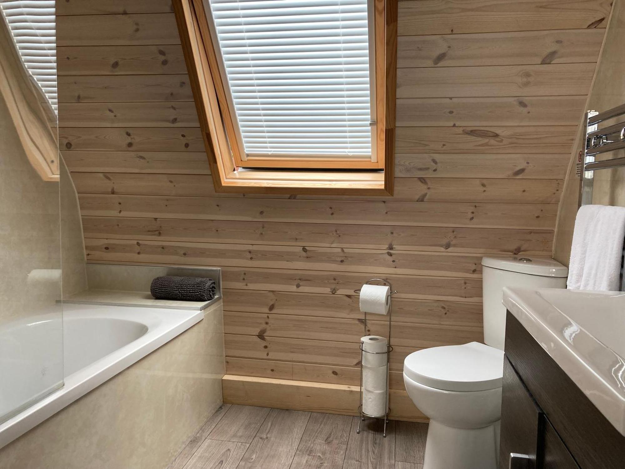 Leighton  Rabbit Glamping Pod School House Farm酒店 外观 照片