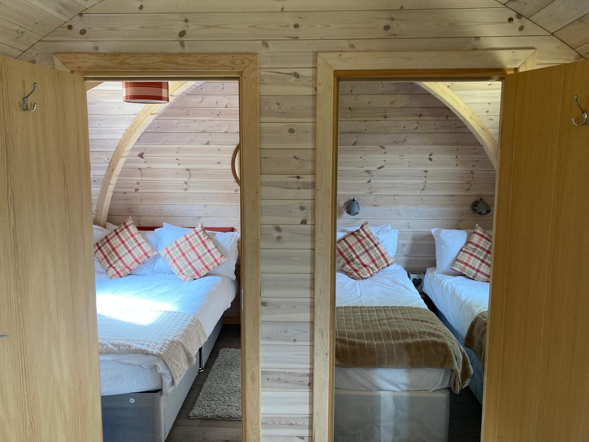 Leighton  Rabbit Glamping Pod School House Farm酒店 外观 照片